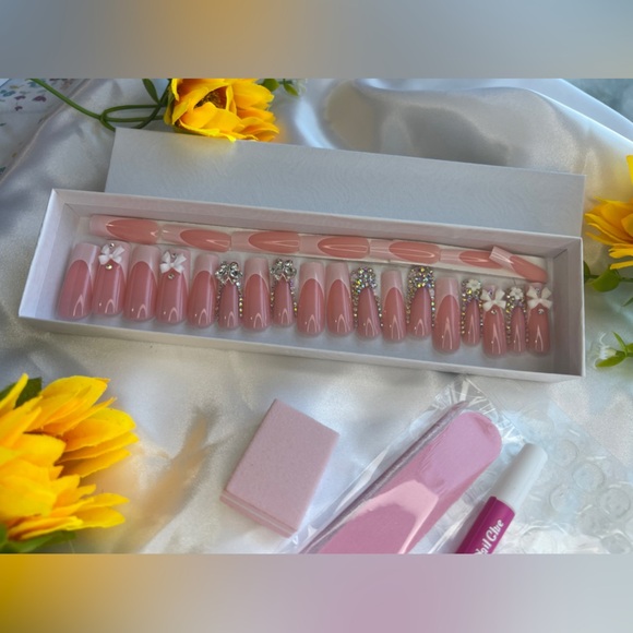 Luxury Pink French Tip Press-On Nails with Rhinestone and 3D Bow Accents - Picture 2 of 2